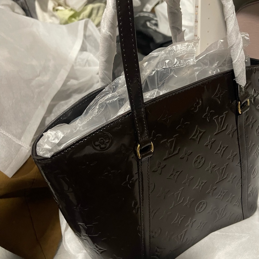 Louis Vuitton Vernis Patent Monogram - Picture 3 of 9